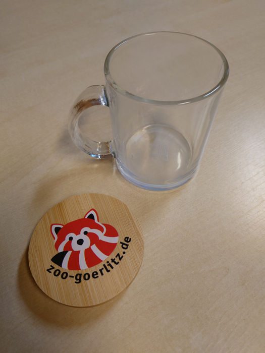 Glastasse mit Deckel